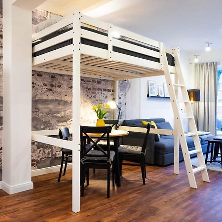 Shabby Chic Apartment In Ideal Location Hamburg Exterior foto