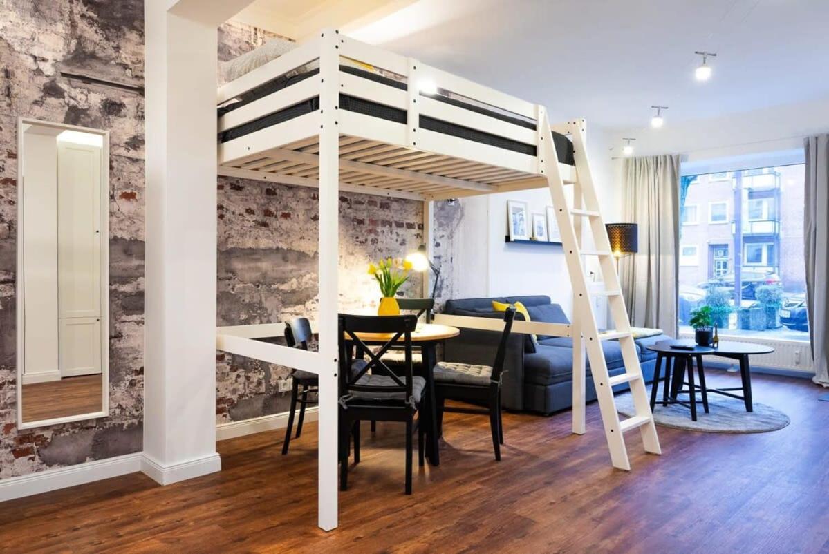 Shabby Chic Apartment In Ideal Location Hamburg Exterior foto